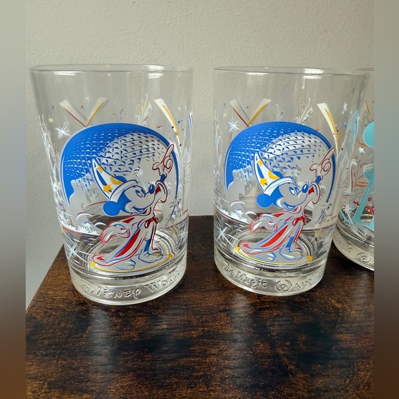 Disney Colorful Character Glass Set - Picture 5 of 7